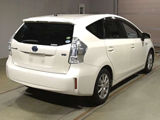 TOYOTA PRIUS ALPHA 2012
