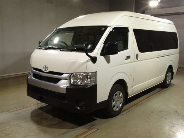 TOYOTA HIACE 2022