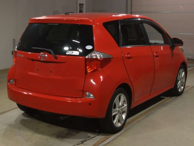 TOYOTA RACTIS 2012