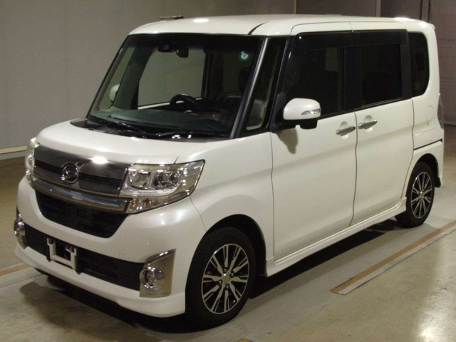 DAIHATSU TANTO 2015