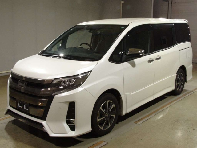 TOYOTA NOAH 2021