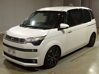 TOYOTA SPADE 2013