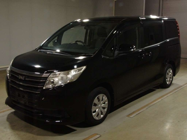 TOYOTA NOAH 2015