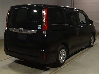 TOYOTA NOAH 2015