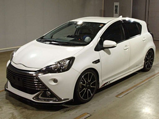 TOYOTA AQUA 2016