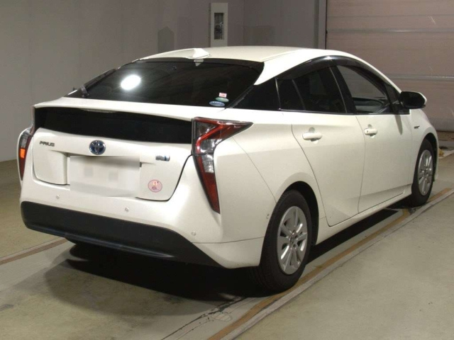 TOYOTA PRIUS 2017