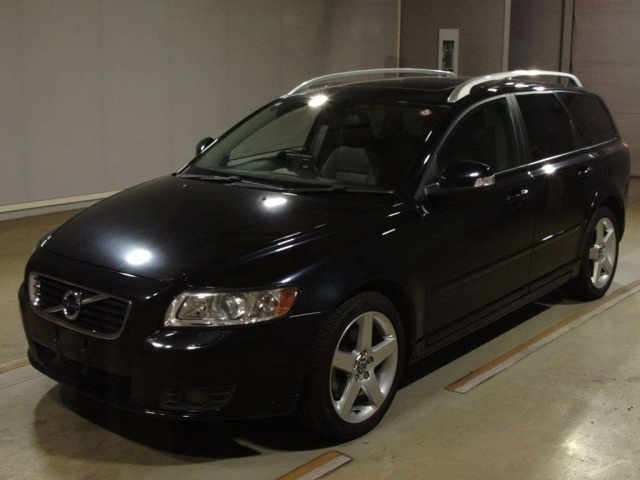 VOLVO V50 2011
