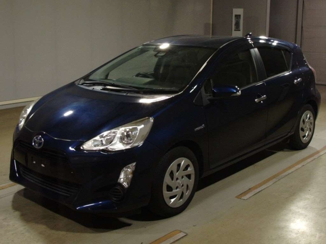 TOYOTA AQUA 2016