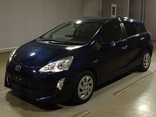 TOYOTA AQUA 2016