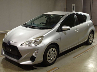 TOYOTA AQUA 2016