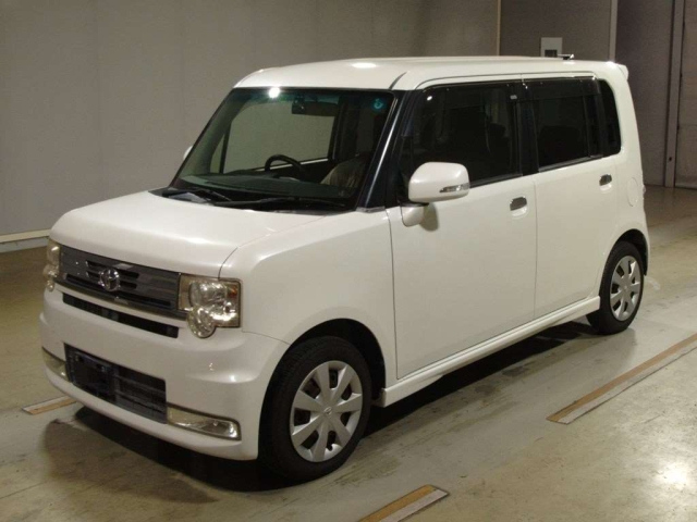 TOYOTA PIXIS SPACE 2013
