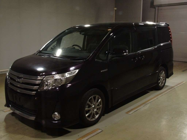 TOYOTA NOAH 2016