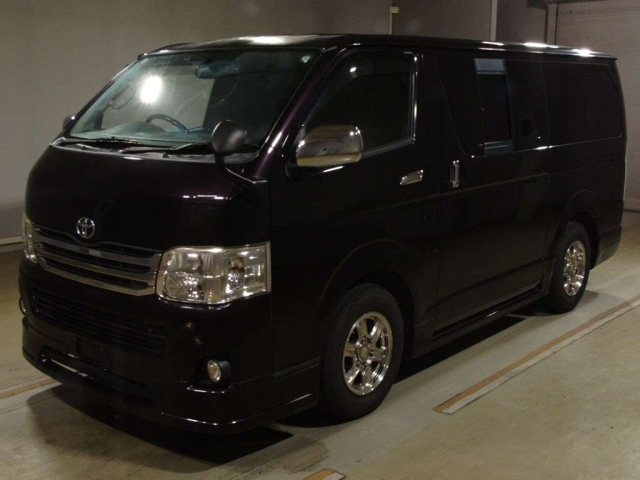 TOYOTA HIACE VAN 2013