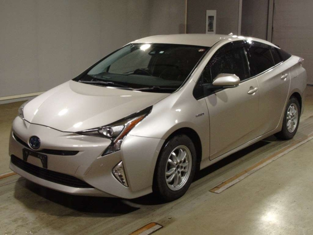 TOYOTA PRIUS 2016