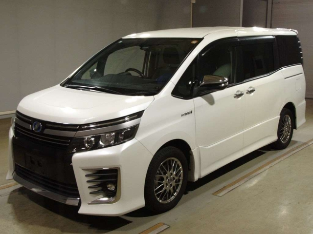 TOYOTA VOXY 2017