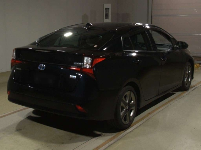 TOYOTA PRIUS 2021