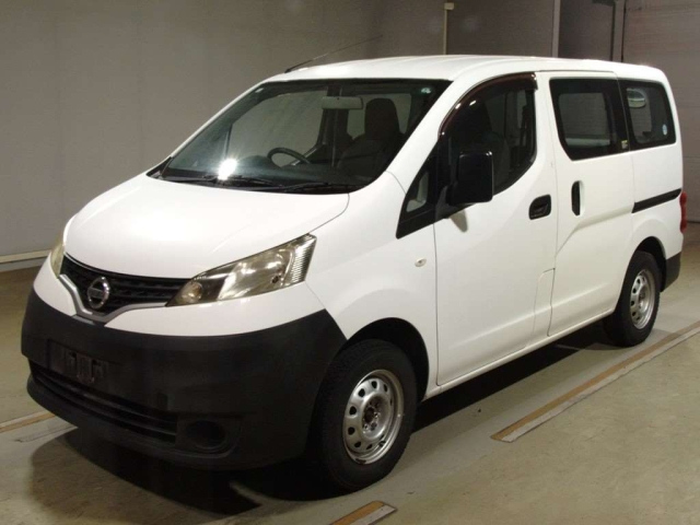 NISSAN NV200 2015