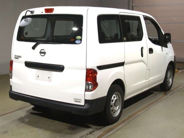 NISSAN NV200 2015