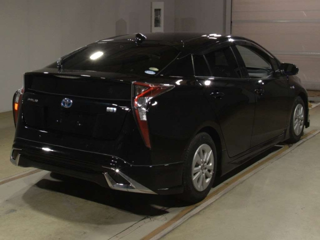 TOYOTA PRIUS 2018