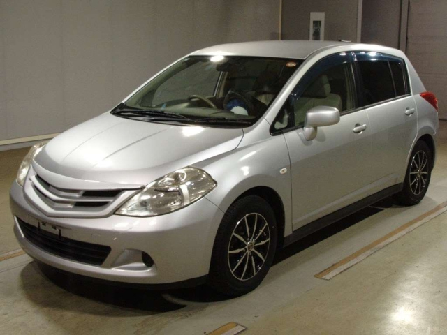 NISSAN TIIDA 2009