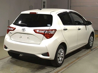 TOYOTA VITZ 2018