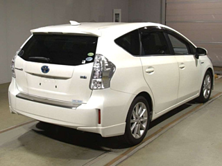 TOYOTA PRIUS ALPHA 2014