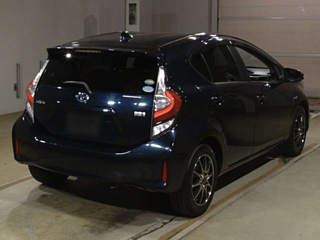 TOYOTA AQUA 2017