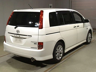 TOYOTA ISIS 2010