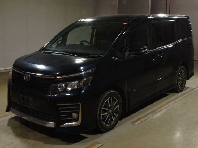 TOYOTA VOXY 2014