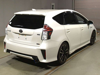 TOYOTA PRIUS ALPHA 2015