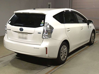 TOYOTA PRIUS ALPHA 2012