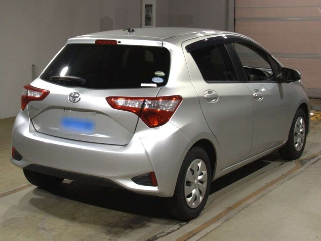 TOYOTA VITZ 2018