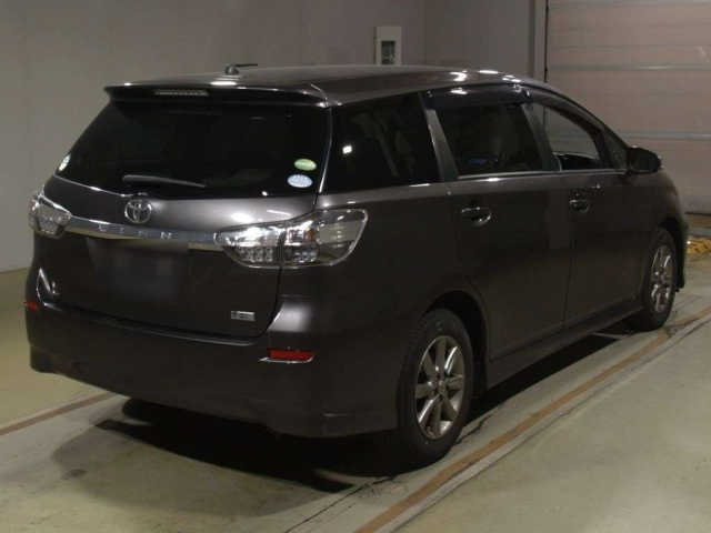 TOYOTA WISH 2013