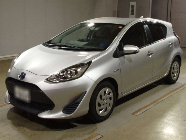 TOYOTA AQUA 2018