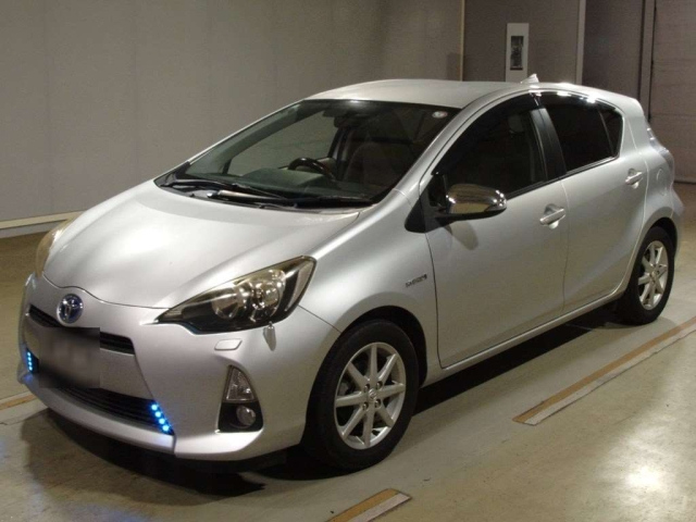 TOYOTA AQUA 2012