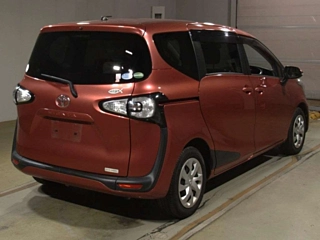 TOYOTA SIENTA 2017
