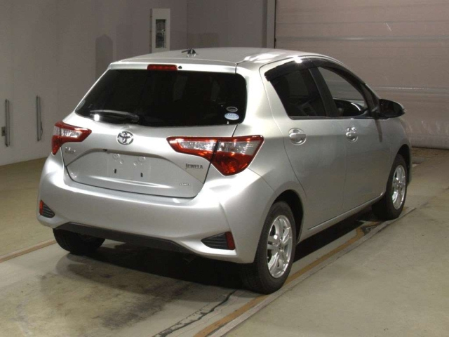 TOYOTA VITZ 2017