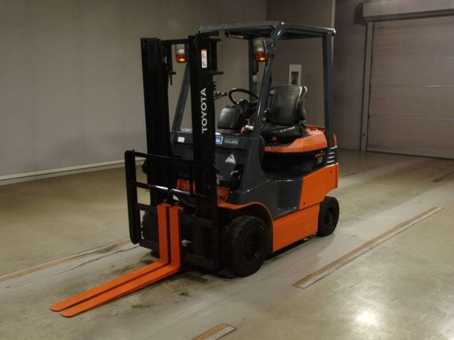 TOYOTA FORKLIFT 2015