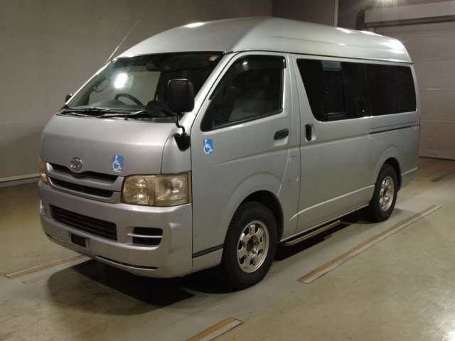 TOYOTA HIACE VAN 2009
