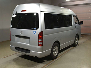 TOYOTA HIACE VAN 2009