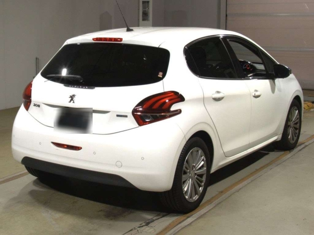 PEUGEOT 208 2018