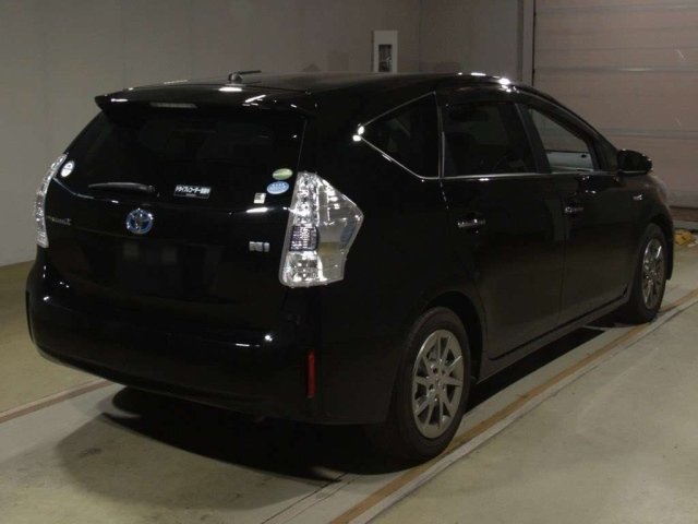 TOYOTA PRIUS ALPHA 2014