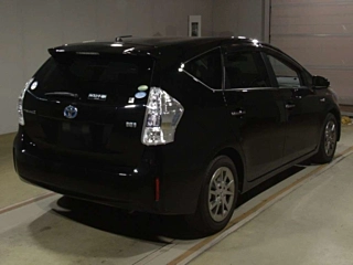 TOYOTA PRIUS ALPHA 2014