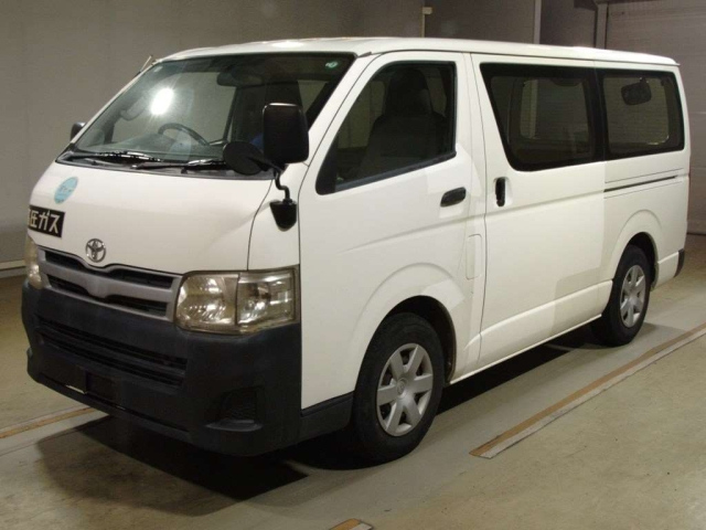 TOYOTA HIACE VAN 2012