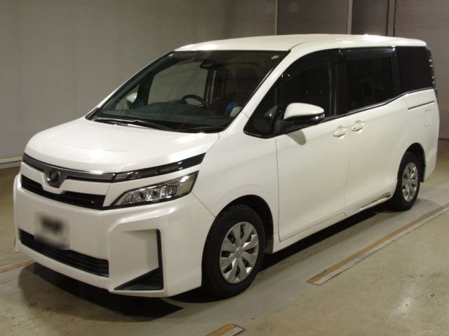 TOYOTA VOXY 2018