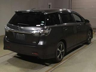 TOYOTA WISH 2016