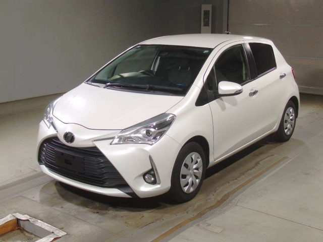TOYOTA VITZ 2019