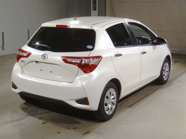 TOYOTA VITZ 2019