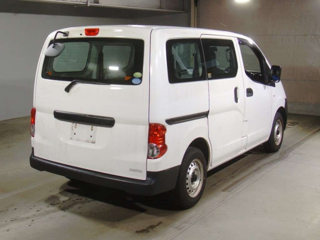 NISSAN NV200 2019