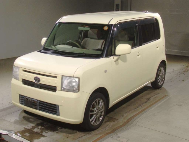 TOYOTA PIXIS SPACE 2012